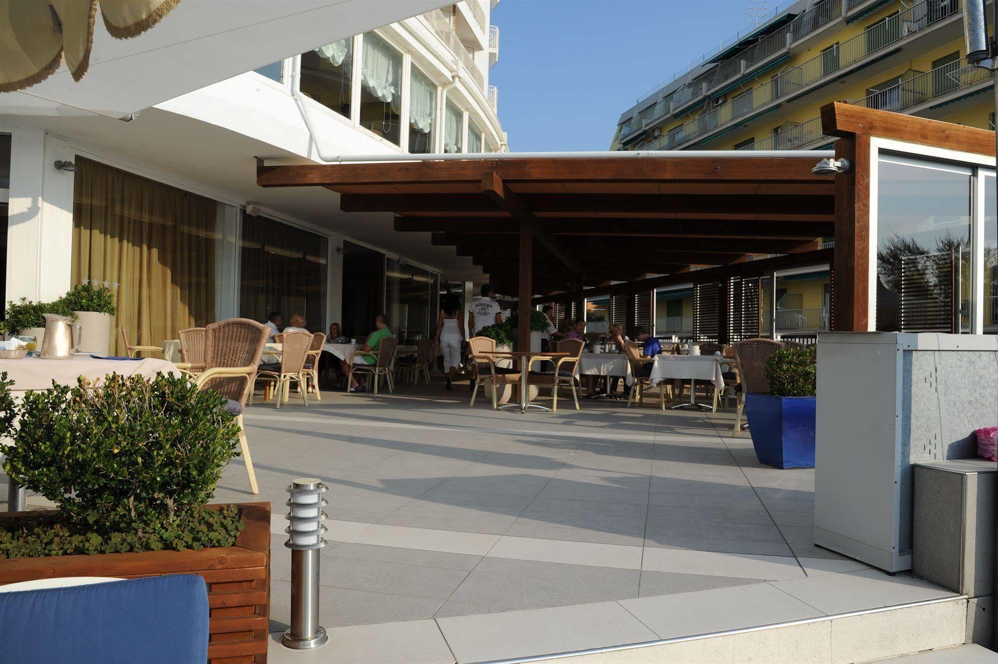 Hotel Delle Nazioni ليدو دي يسولو المظهر الخارجي الصورة
